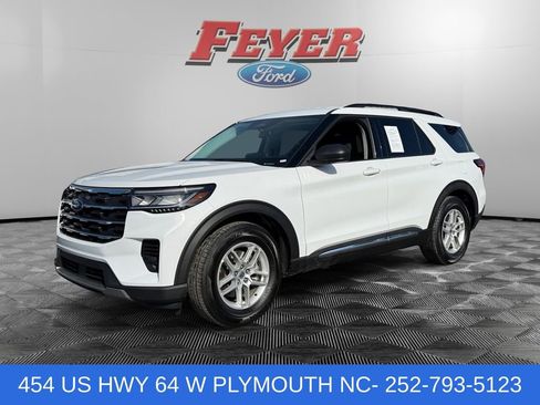 Certified 2025 Ford Explorer Active RWD image 1