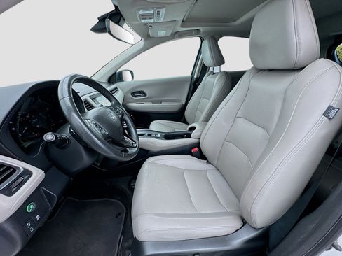 Used 2019 Honda HR-V Touring image 13