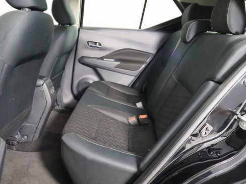 Used 2021 Nissan Kicks SV image 17