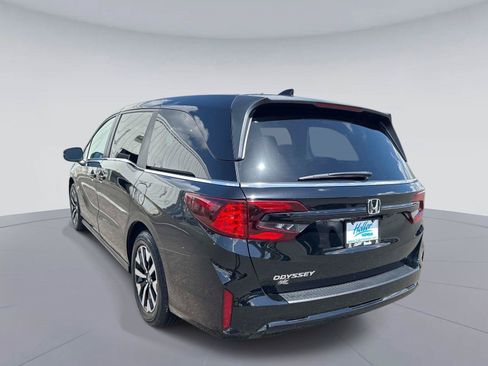 Certified 2026 Honda Odyssey EX-L image 6