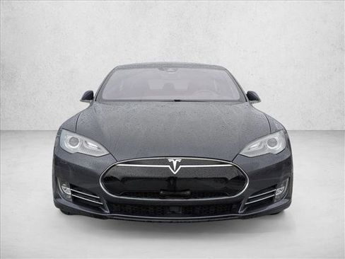 Used 2015 Tesla Model S 70D image 2