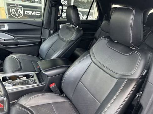 Used 2020 Ford Explorer ST w/ Premium Technology Package AWD/4WD image 4