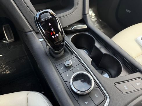 Used 2024 Cadillac XT6 Sport w/ Technology Package image 33