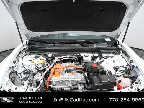 Used 2025 Cadillac Lyriq Luxury w/ LPO, Floor Liner Package AWD/4WD image 33