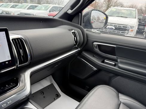 New 2026 Ford Expedition Platinum image 23