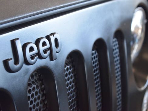 Used 2014 Jeep Wrangler Unlimited Sport w/ Quick Order Package 24S AWD/4WD image 12