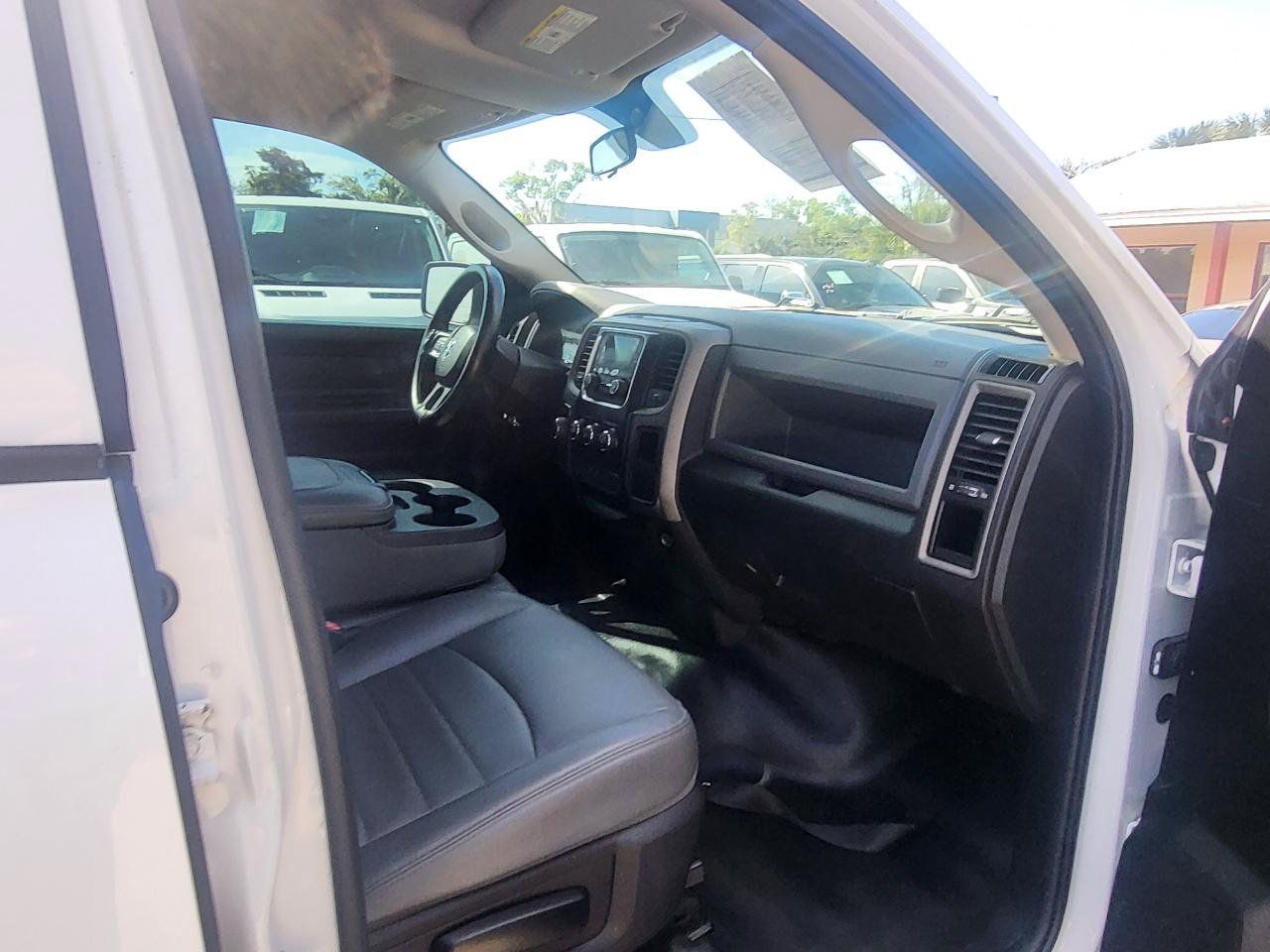 Used 2017 RAM 1500 Tradesman RWD image 40
