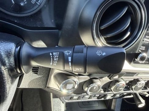 Certified 2021 Toyota Tacoma SR5 image 21