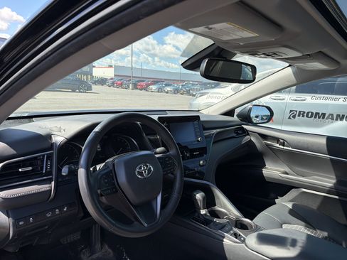 Used 2024 Toyota Camry SE w/ Cold Weather Package AWD/4WD image 9