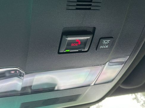 Certified 2022 Lexus UX 250h w/ Accessory Package (Z1) image 18