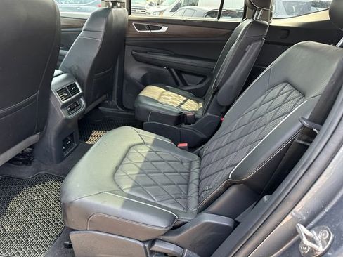 Used 2024 Volkswagen Atlas SEL Premium R-Line image 16