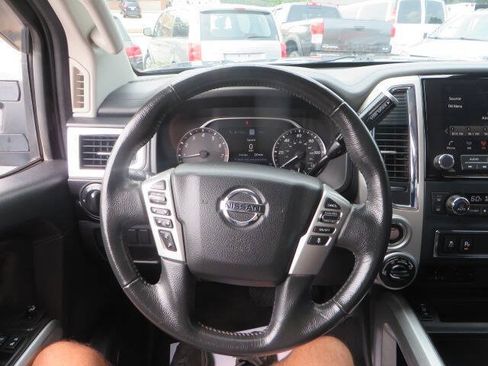 Used 2021 Nissan Titan SV w/ SV Convenience Package AWD/4WD image 18