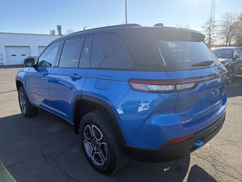 Used 2022 Jeep Grand Cherokee Trailhawk AWD/4WD image 3