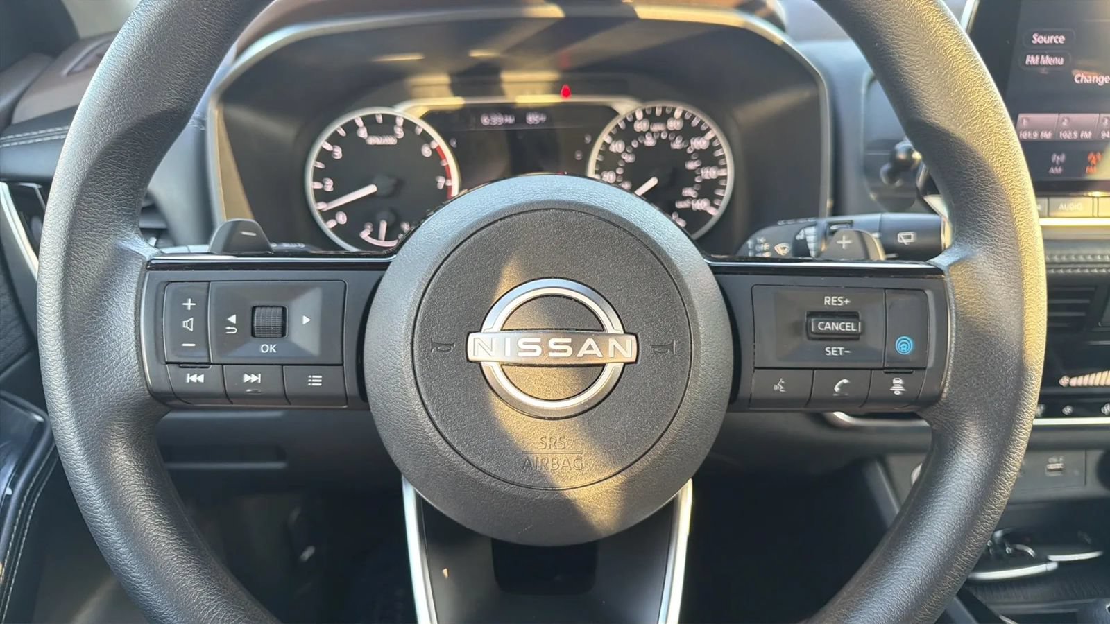 Used 2023 Nissan Rogue SV FWD image 18
