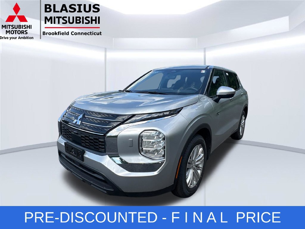 Used 2025 Mitsubishi Outlander ES AWD/4WD image 3
