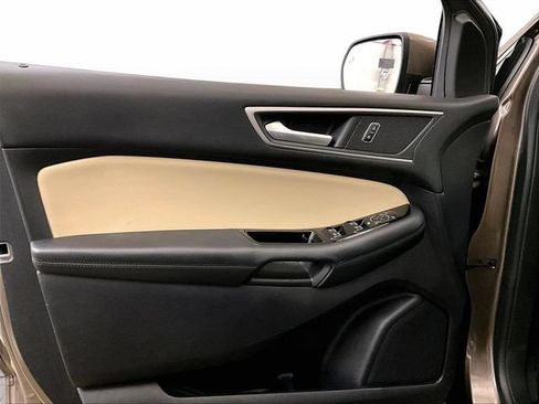 Used 2019 Ford Edge SEL w/ Equipment Group 201A AWD/4WD image 22