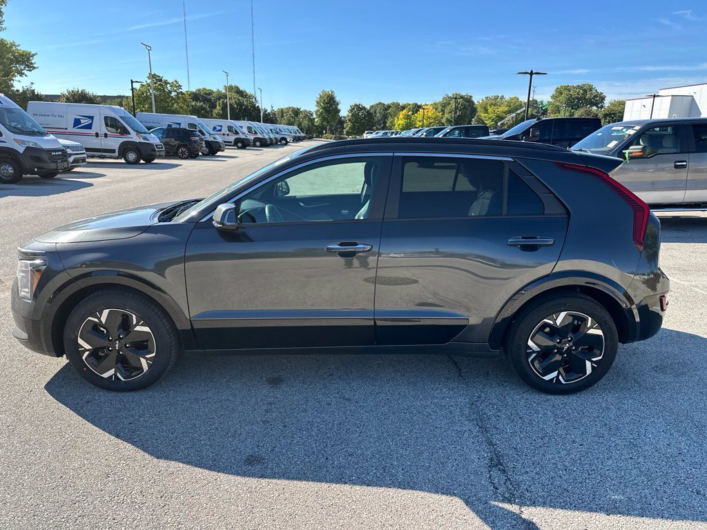 Used 2023 Kia Niro Wave w/ Wave Preserve Package FWD image 10