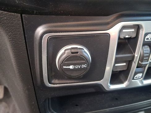 Used 2019 Jeep Wrangler Unlimited Sport S AWD/4WD image 24