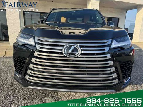 Used 2025 Lexus LX 600 4WD w/ Accessory Package (2T) image 3