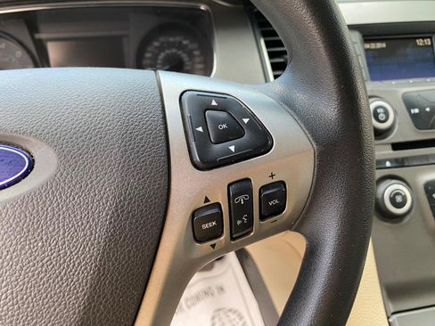 Used 2018 Ford Taurus SE FWD image 60