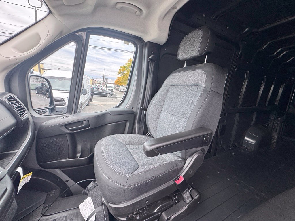 Used 2026 RAM ProMaster 3500 w/ Safety Group FWD image 18