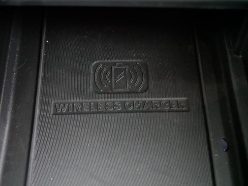 Used 2023 Chrysler Pacifica Limited image 29