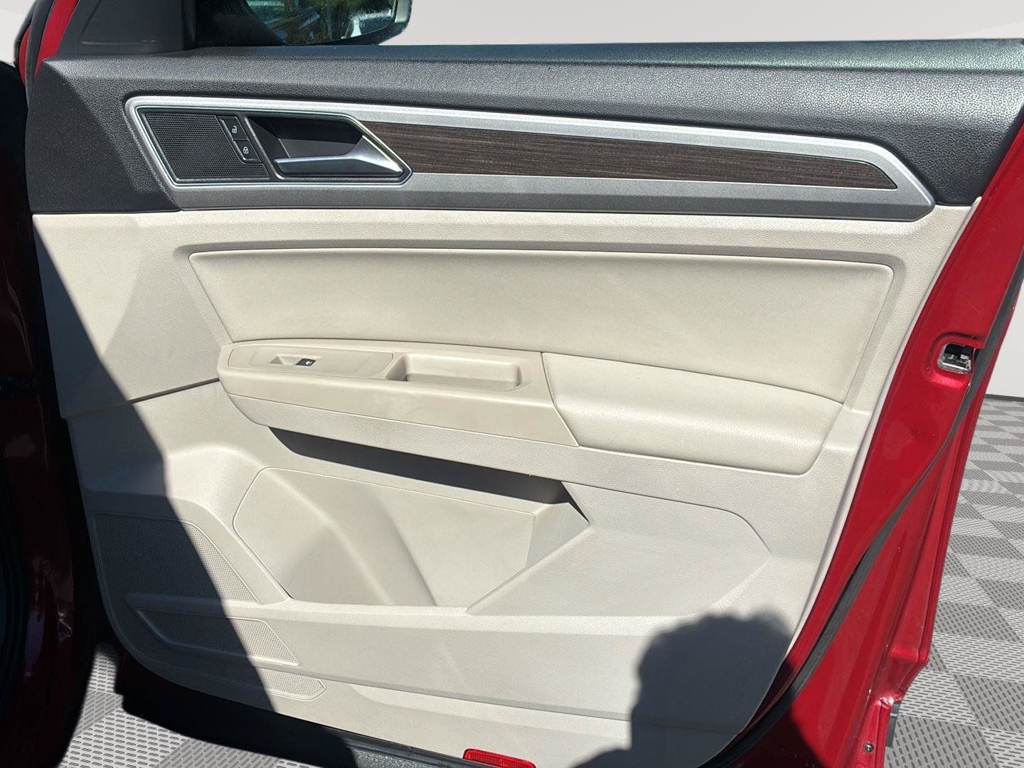 Used 2018 Volkswagen Atlas SE AWD/4WD image 9