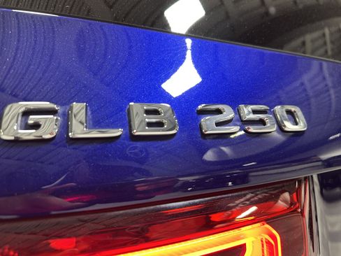 Certified 2023 Mercedes-Benz GLB 250 4MATIC image 12