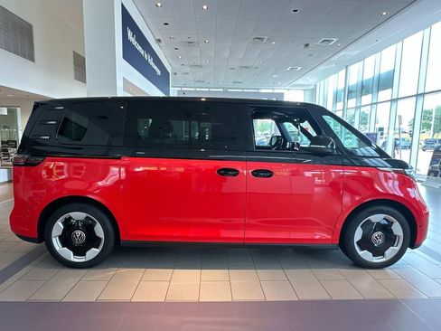 New 2025 Volkswagen ID. Buzz Pro S RWD image 24