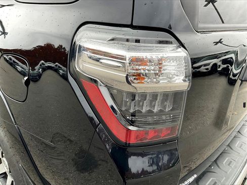 Used 2023 Toyota 4Runner TRD Off-Road Premium image 31