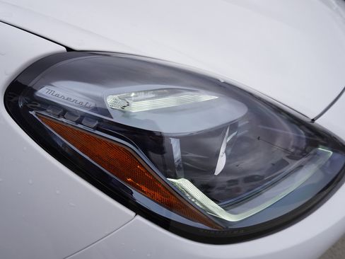 Used 2024 Maserati Grecale GT image 15