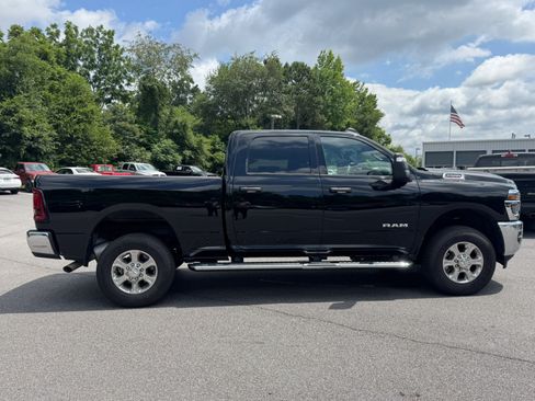Used 2026 RAM 2500 Big Horn AWD/4WD image 4