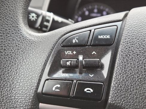 Used 2019 Hyundai Tucson SE image 30