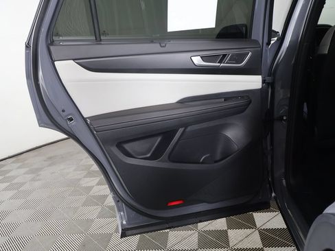 Used 2024 Volkswagen Atlas Cross Sport SEL Premium R-Line AWD/4WD image 27
