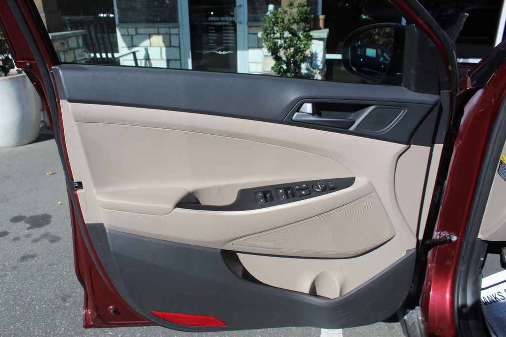 Used 2017 Hyundai Tucson Sport AWD/4WD image 11