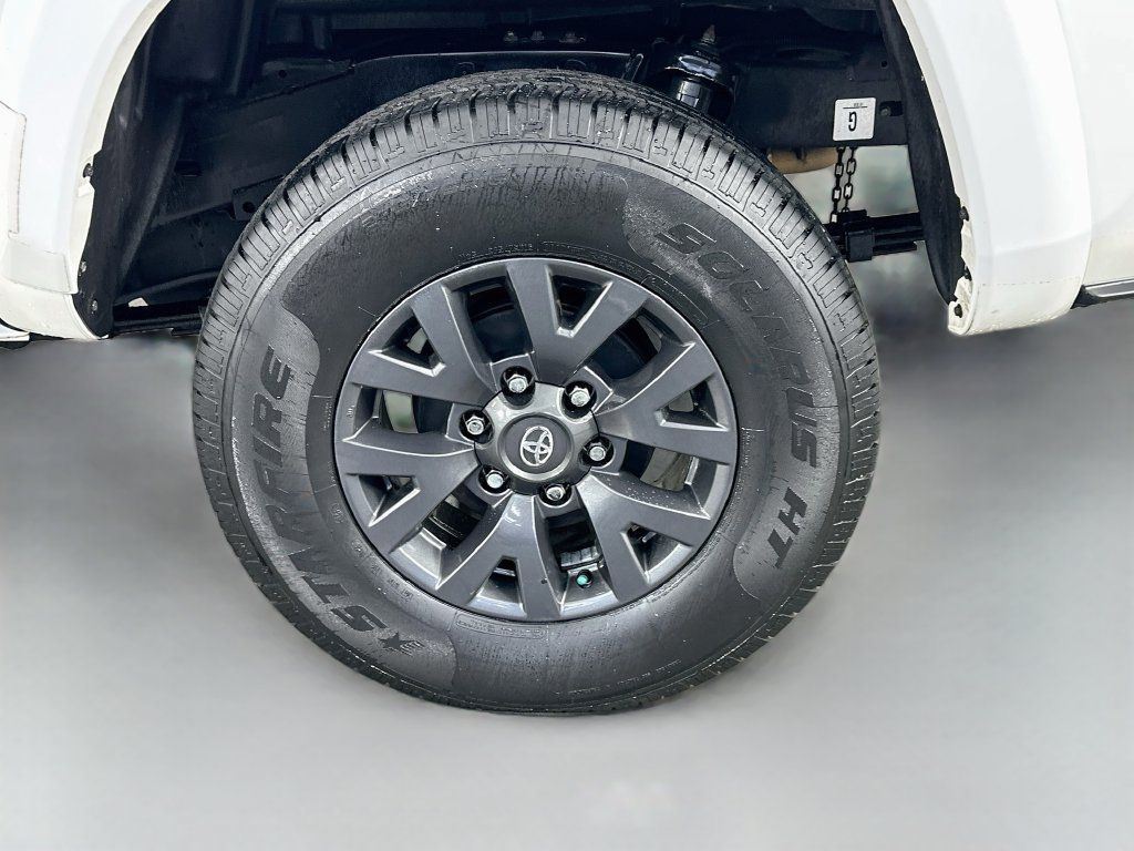 Used 2023 Toyota Tacoma SR5 w/ Technology Package AWD/4WD image 34