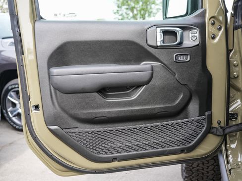 New 2026 Jeep Wrangler Unlimited Rubicon w/ Xtreme 35 Tire Package image 22