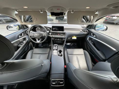 Used 2025 Genesis G70 2.5T image 20