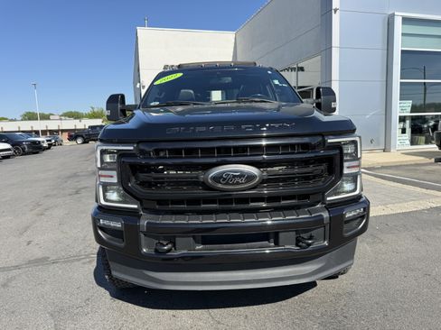 Used 2022 Ford F250 Lariat w/ Black Appearance Package AWD/4WD image 9