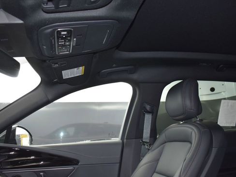 New 2025 Lincoln Nautilus Premier w/ Equipment Group 102A image 19