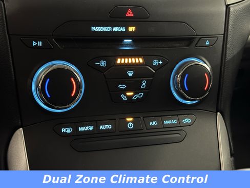 Used 2018 Ford Edge SEL image 10