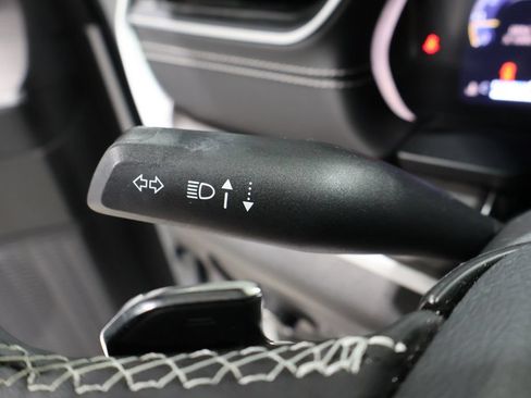 Used 2023 Jeep Grand Cherokee L Limited w/ Luxury Tech Group II AWD/4WD image 39
