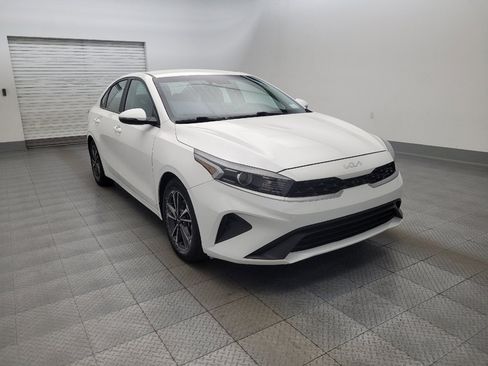 Used 2023 Kia Forte LXS w/ LXS Technology Package FWD image 13