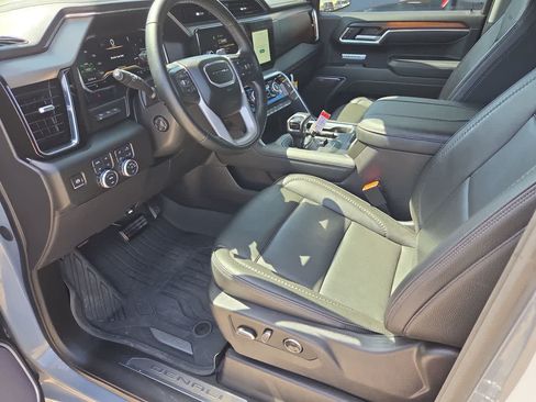 Used 2025 GMC Sierra 1500 Denali w/ Denali Reserve Package AWD/4WD image 10