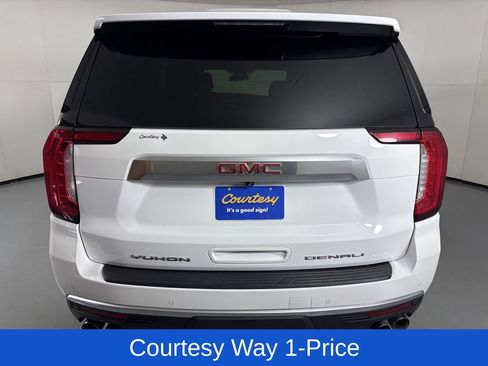 Used 2024 GMC Yukon XL Denali AWD/4WD image 8