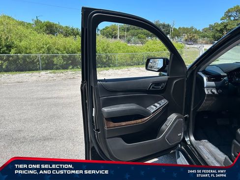 Used 2020 Chevrolet Suburban LT AWD/4WD image 10