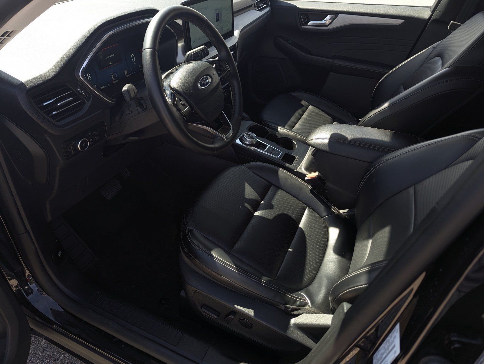 Certified 2025 Ford Escape Platinum AWD/4WD image 9