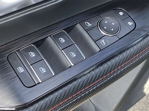 New 2026 Nissan Kicks SR image 25