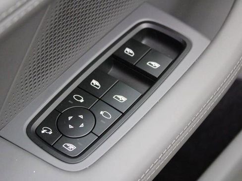 New 2024 Porsche Taycan 4S image 25