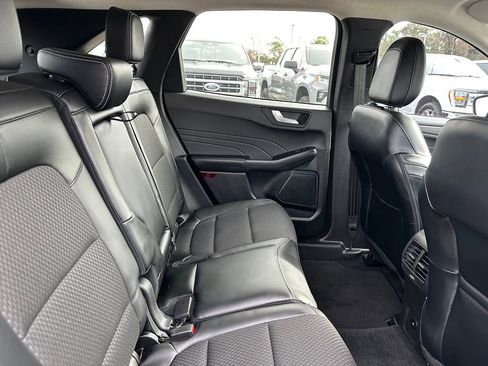 Used 2023 Ford Escape SE image 28